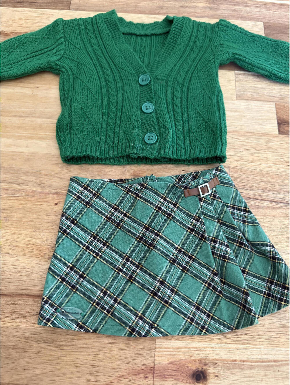 American Girl WORLD TRAVELER in IRELAND Green PLAID SKIRT cardigan sweater